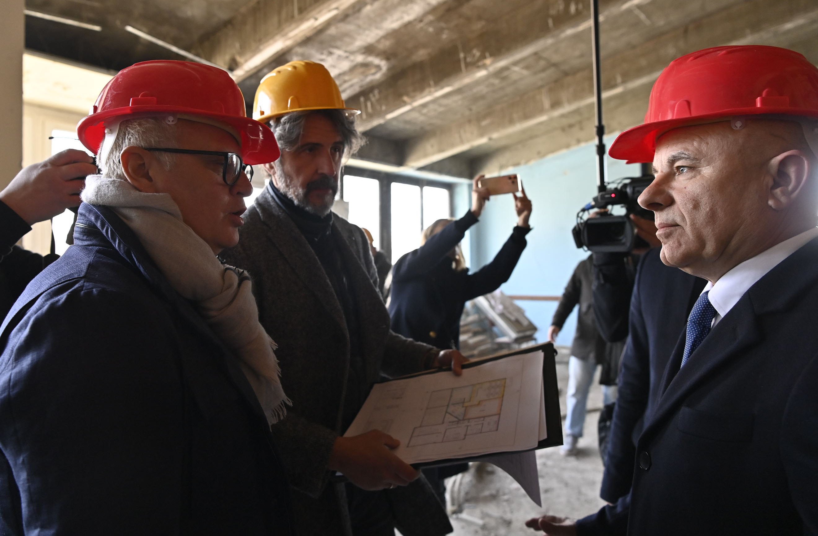 Vesić: Rekonstrukcijom Mesne zajednice Petlovo brdo građani dobijaju multifunkcionalni centar