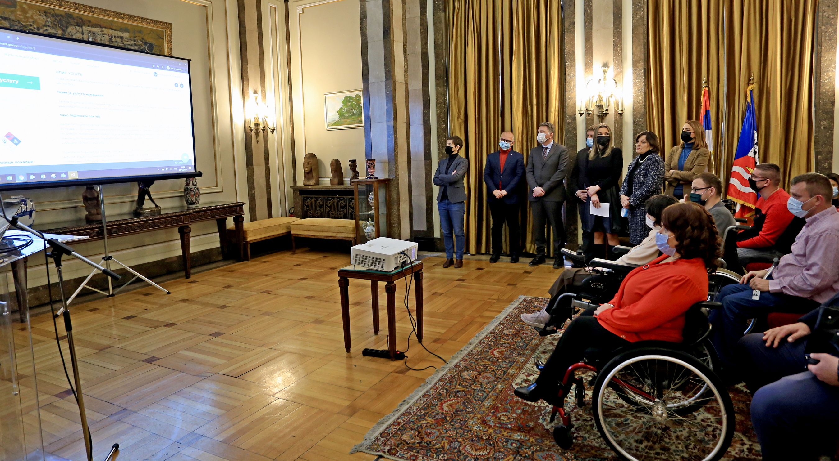Vesić i premijerka Brnabić predstavili uslugu e-parking nalepnice za osobe sa invaliditetom