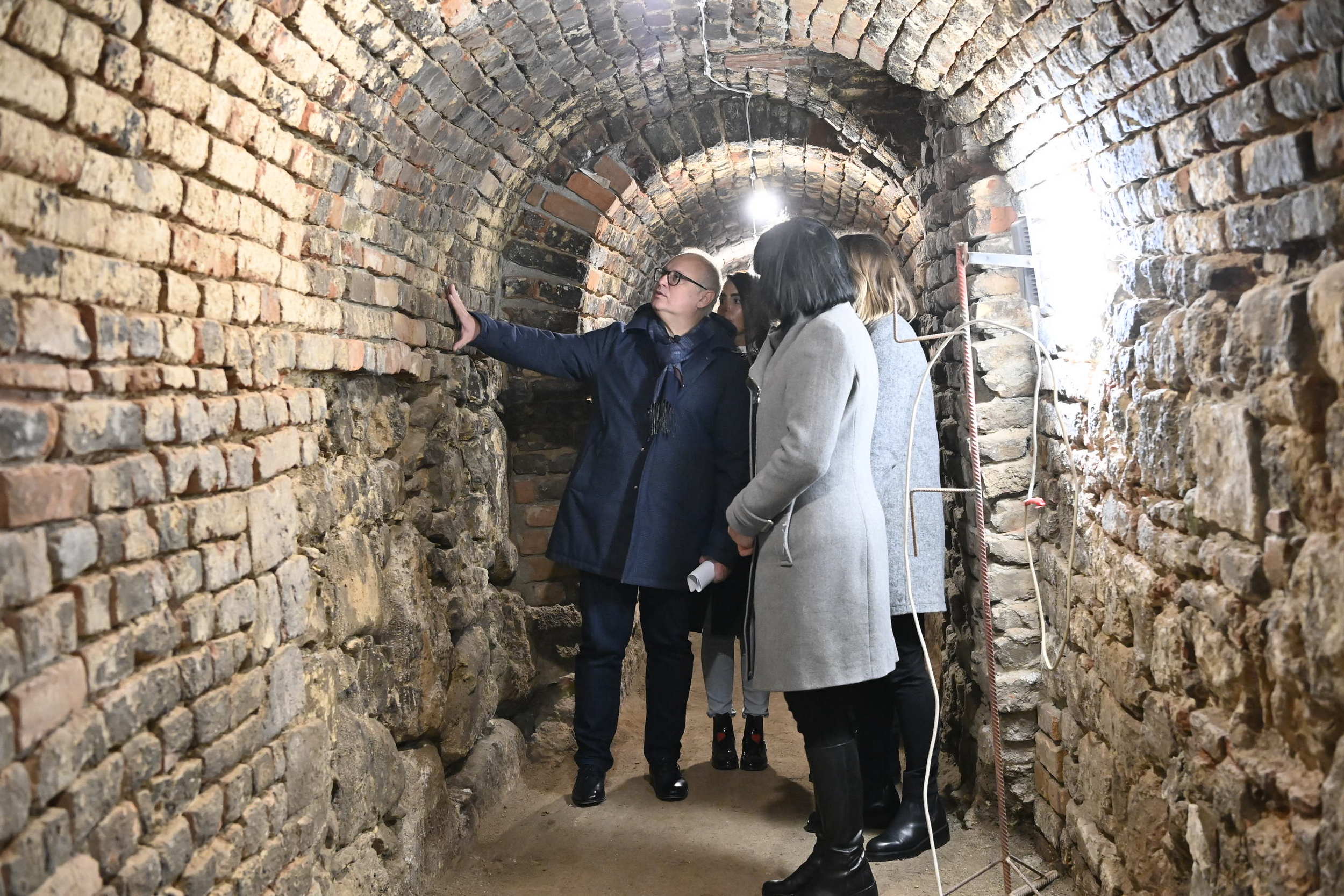 Vesić: Počela rekonstrukcija Zindan kapije, Grad obezbedio milion evra